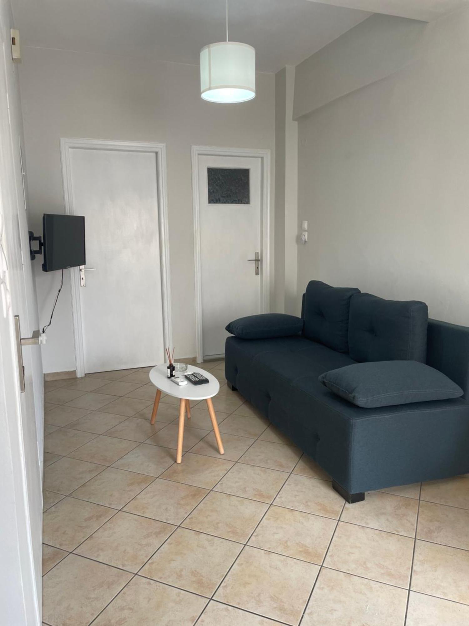 Peroulia Apartments Kómboi Esterno foto
